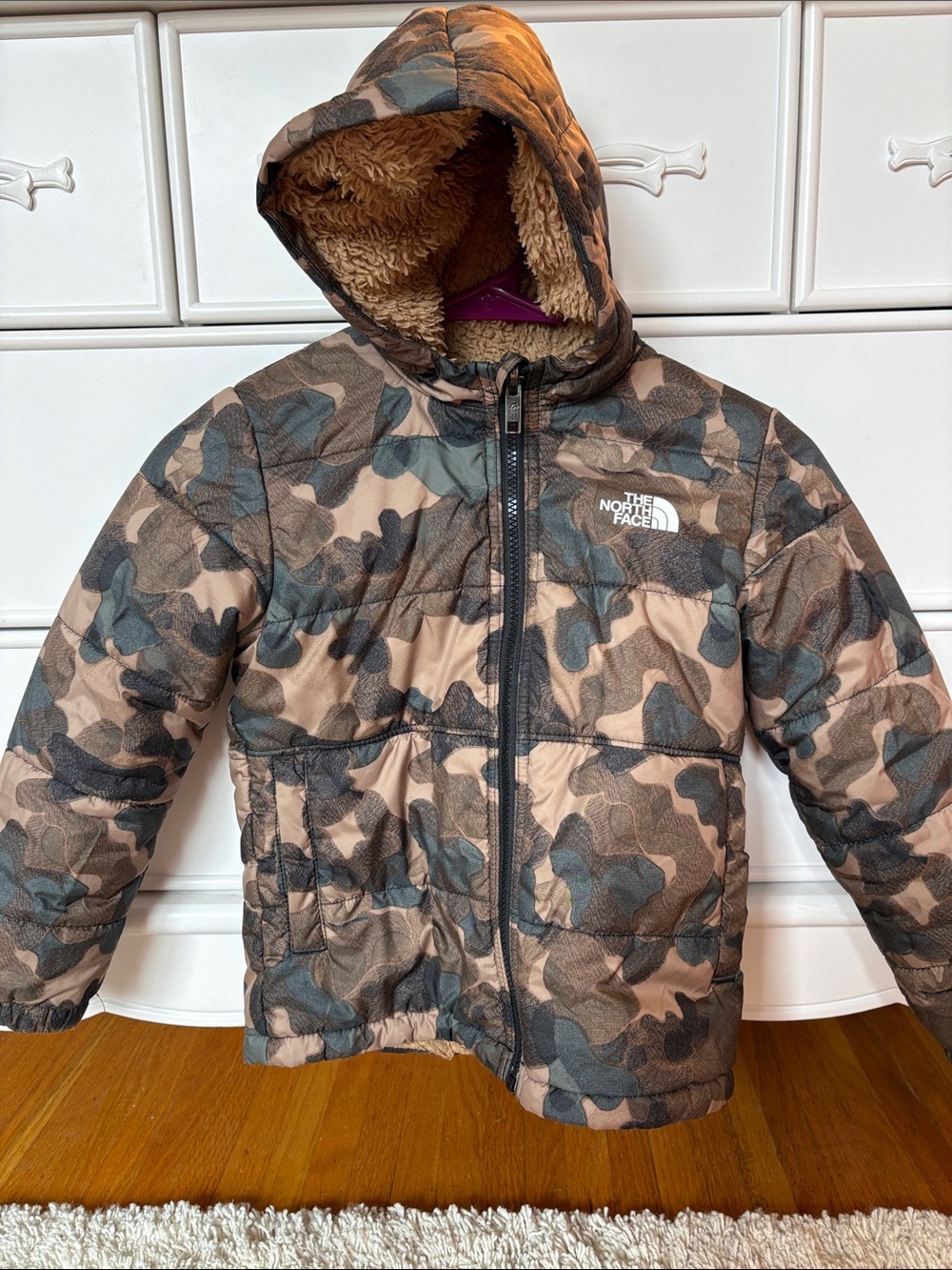 The North Face Youth Reversible Camouflage Jacket & Camo Pom Hat Set - Picture 2 of 10